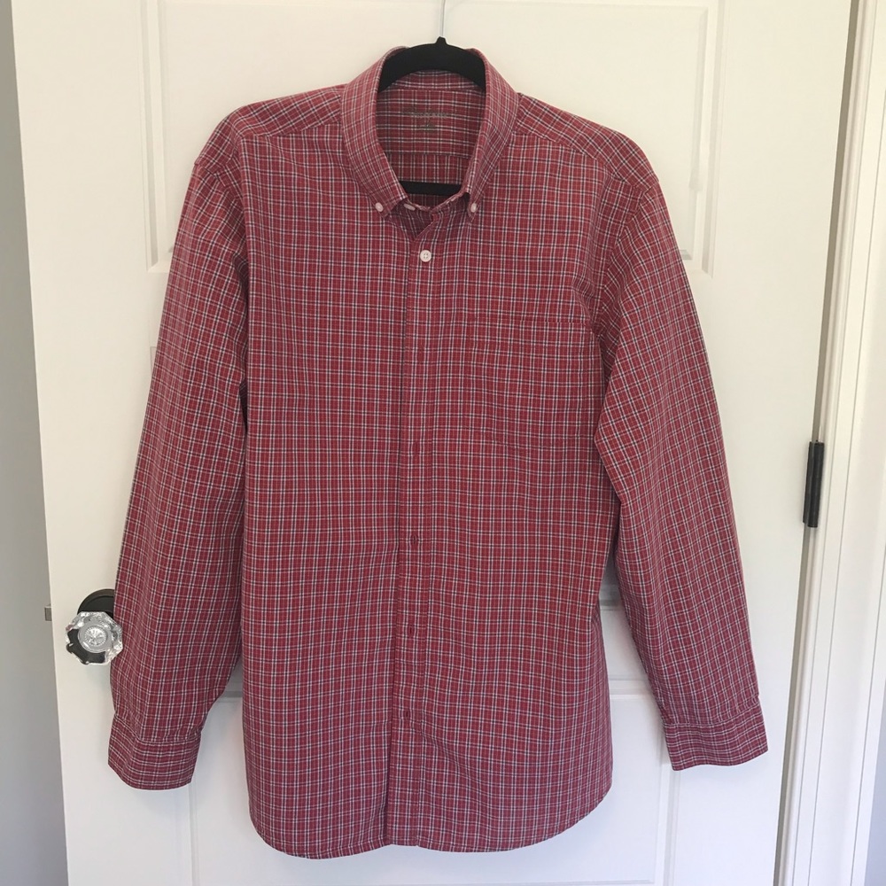 Eddie Bauer Men’s Red Legend Wash Shirt. Size M